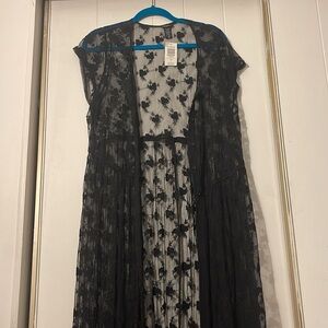 NWT TORRID Sheer Maxi Coverup Dress Cap sleeves Buttons Floral Pattern 3X Black